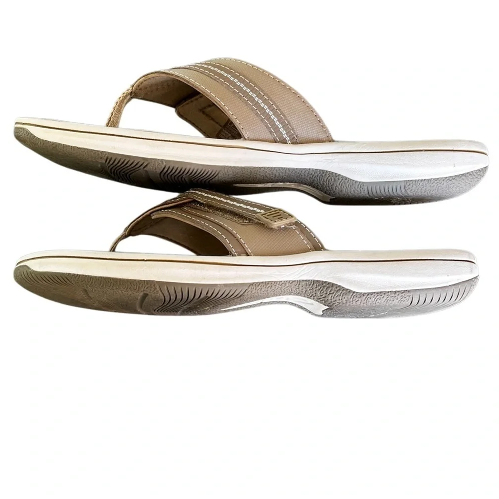 Clarks Cloudstepper Sz 10 Tan Sandals Flip Flops Comfort Vacation Coastal Beach
